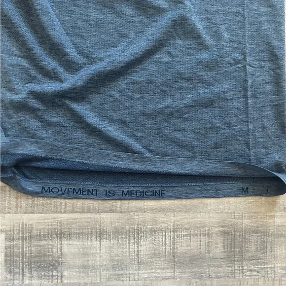 Blue Lululemon Men’s Shirt - Picture 6 of 6